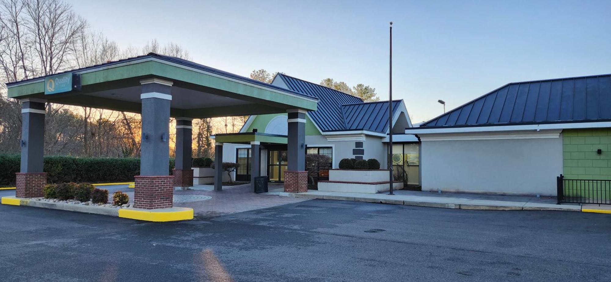 Quality Inn North Yellow Tavern Exteriör bild